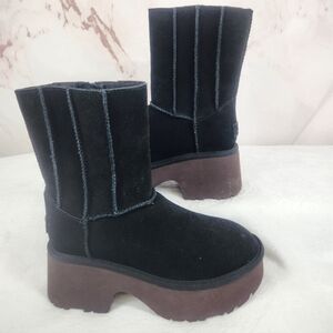 NWOT UGG Black Suede Platform Boots with Shearling Foot Bed